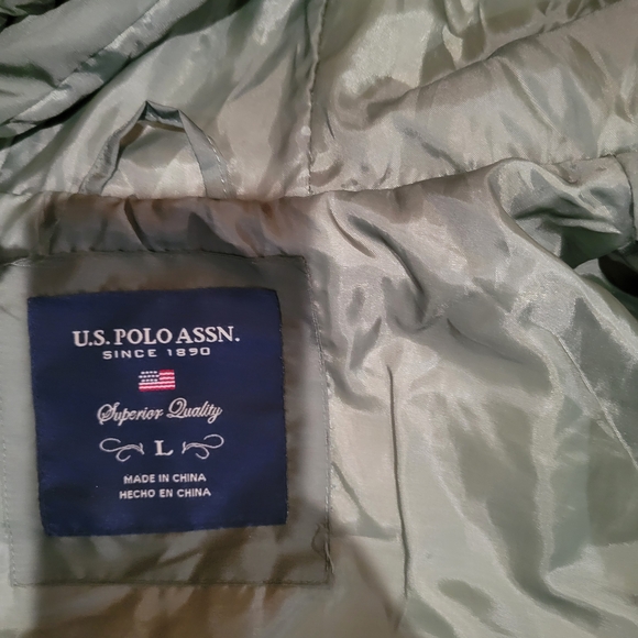 Green Hooded Puffer Coat - Picture 9 of 16